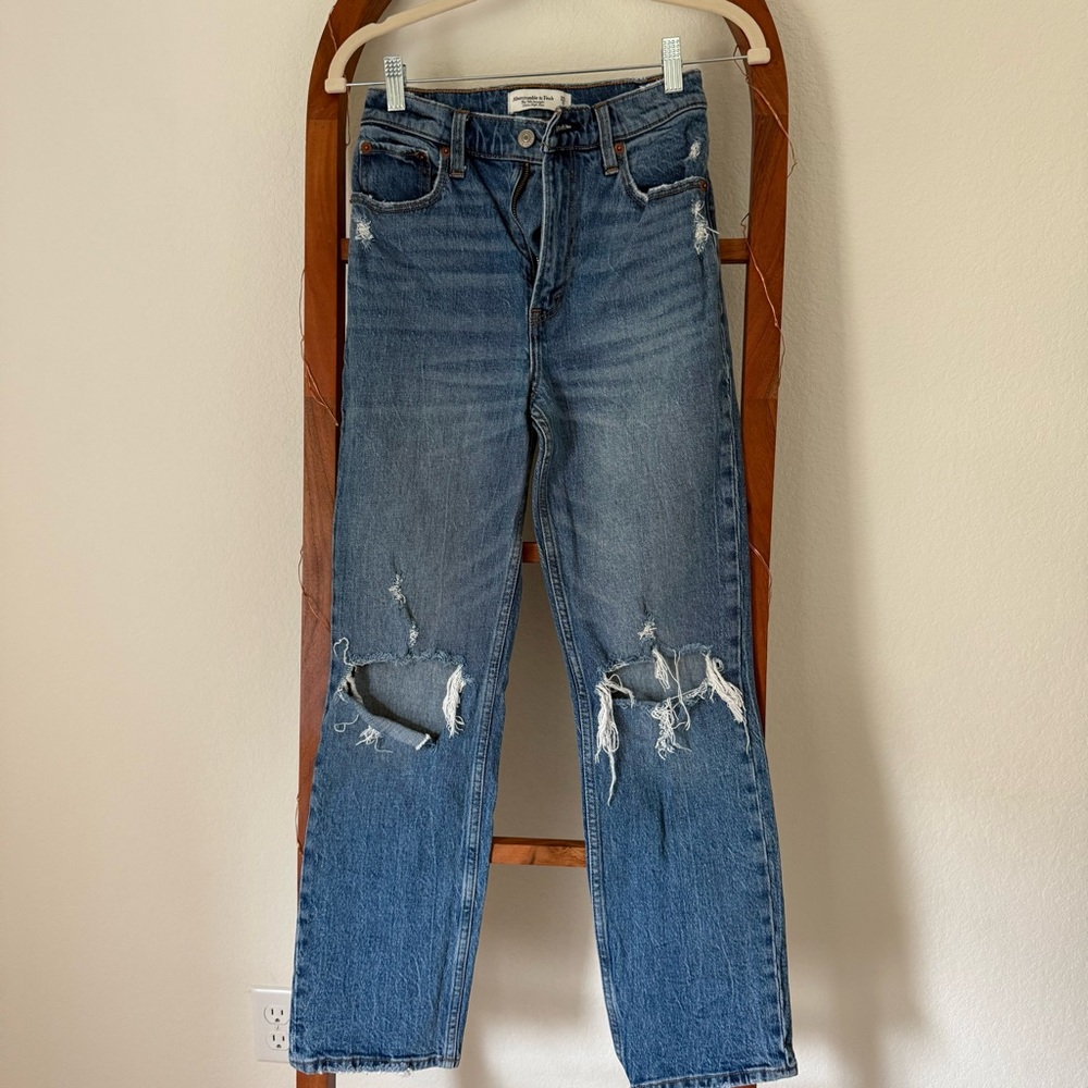 90s Straight Leg Ripped Jeans - Picture 2 of 4